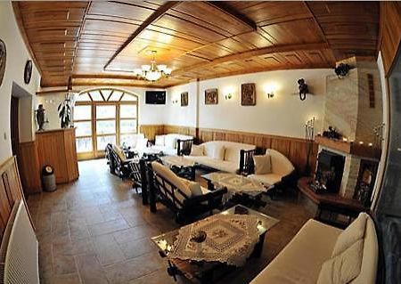 Trojka Hotel Es Panzio Szolnok Exterior photo
