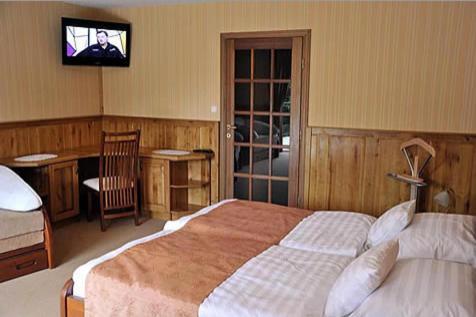 Trojka Hotel Es Panzio Szolnok Room photo